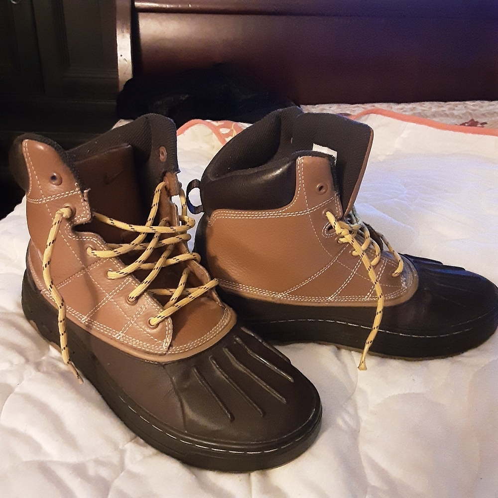 Nike ACG Kids Brown and Tan Waterproof Duck Boots